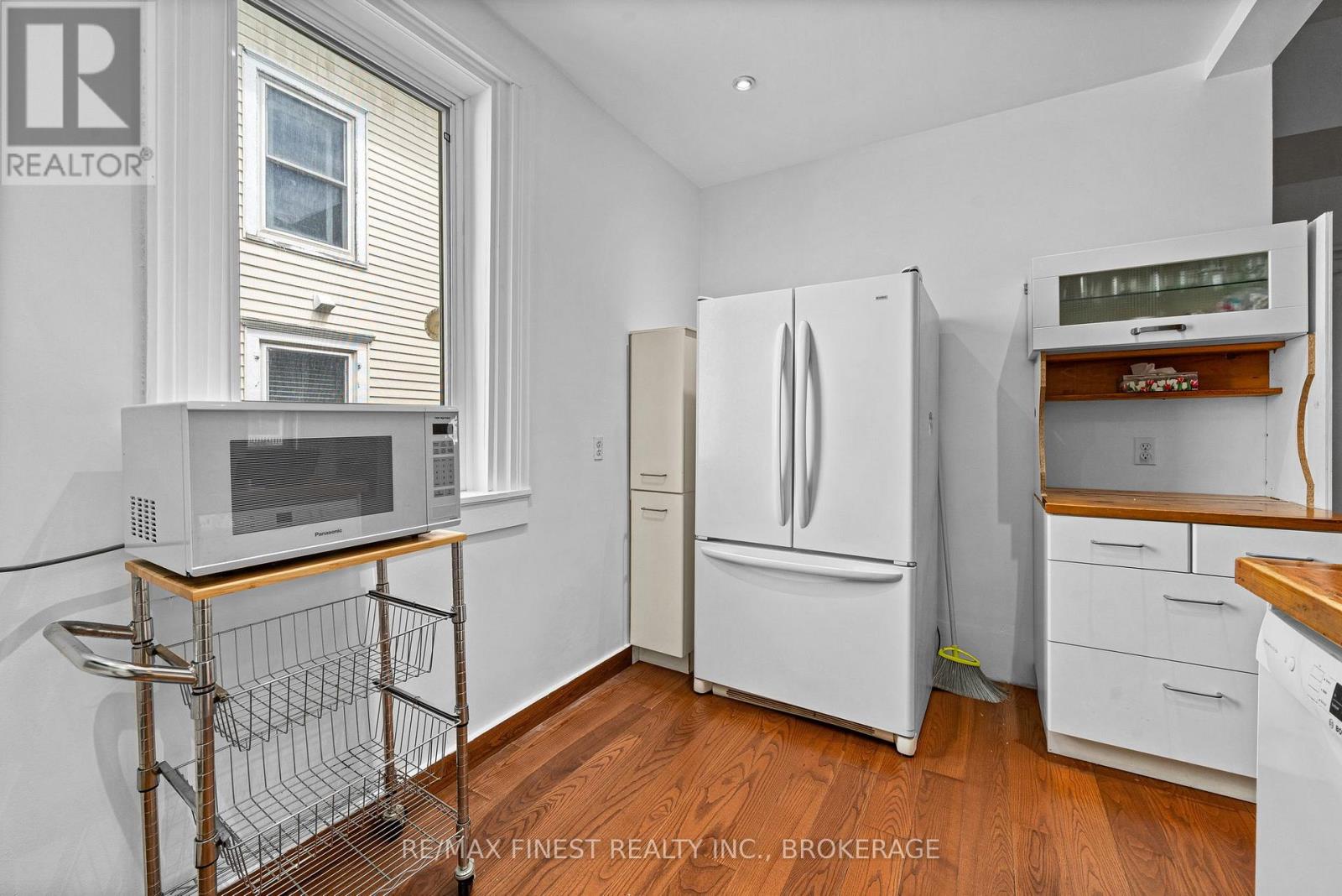 8 Catherine Street, Prince Edward County, Ontario  K0K 2T0 - Photo 9 - X12672838