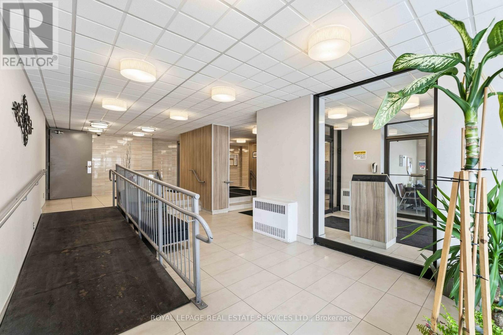 1210 - 215 Glenridge Avenue, St. Catharines, Ontario  L2T 3J7 - Photo 7 - X12782396