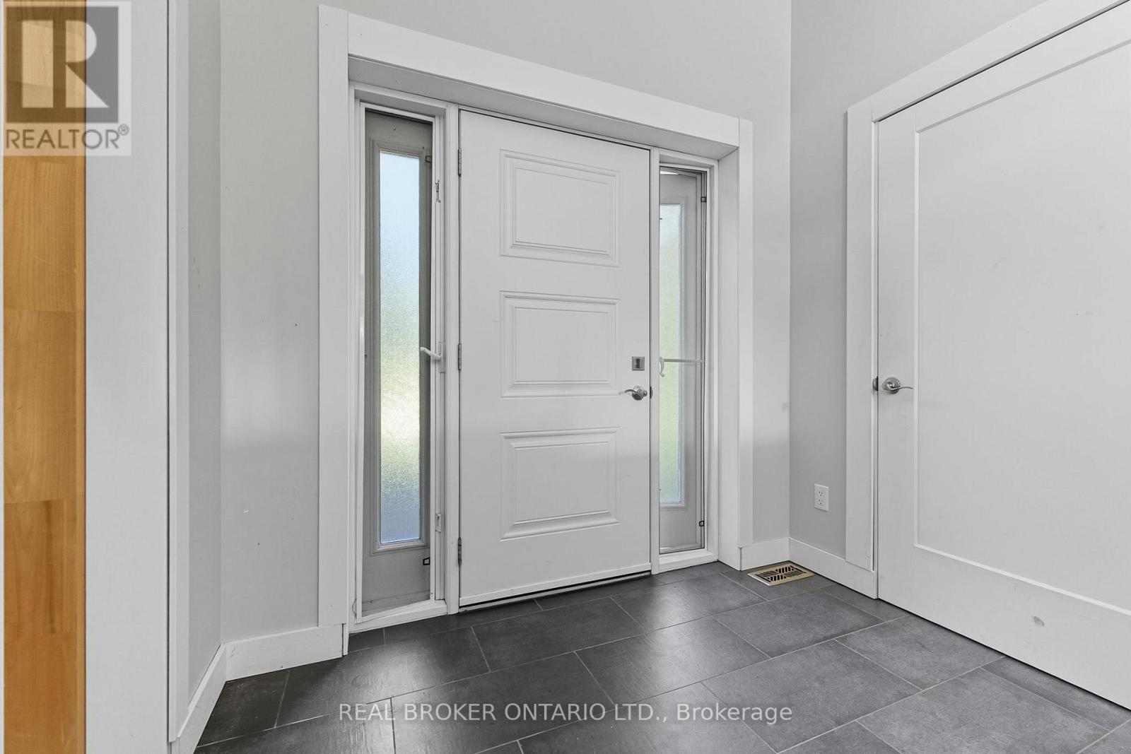 126 Shorties Side Road, Norfolk, Ontario  N4G 4G9 - Photo 4 - X12782424