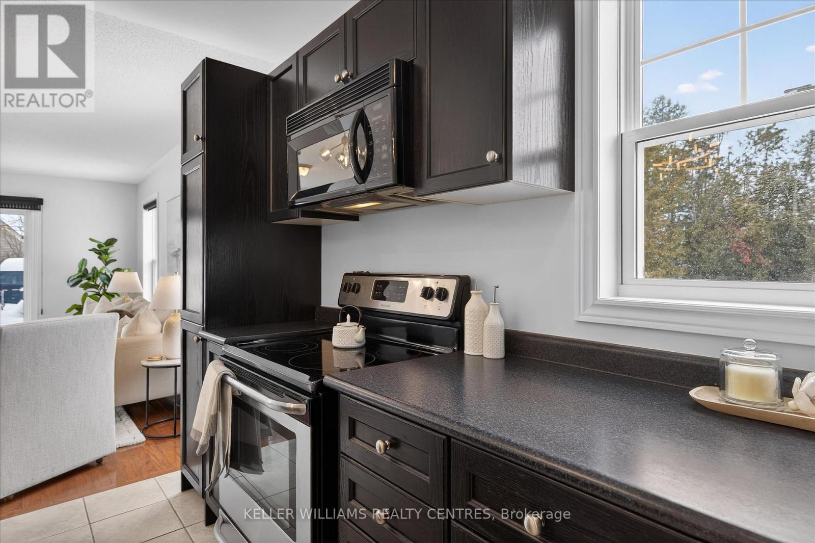 186 Bowen Drive, Peterborough, Ontario  K9H 0B9 - Photo 10 - X12782444