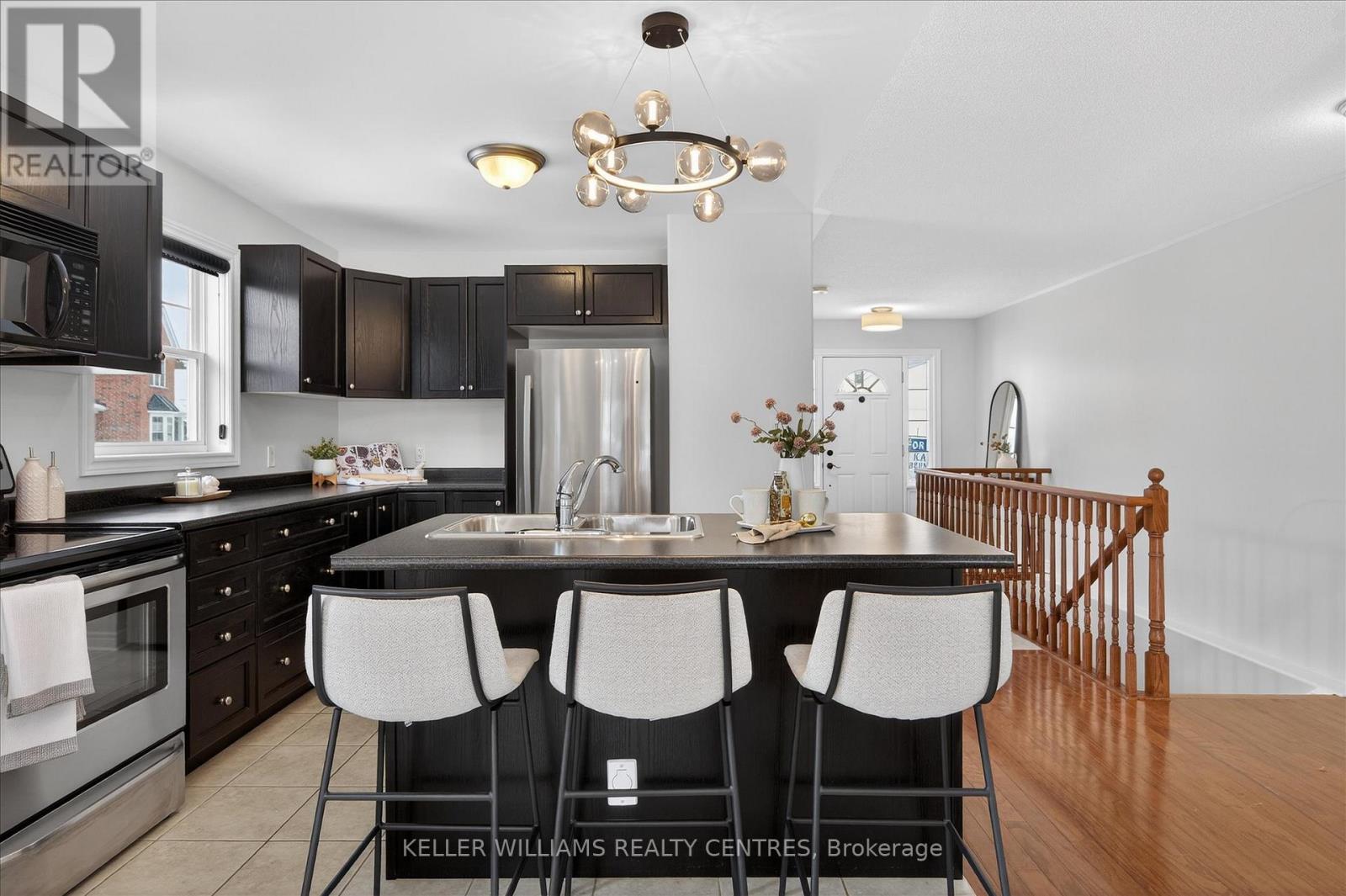 186 Bowen Drive, Peterborough, Ontario  K9H 0B9 - Photo 3 - X12782444