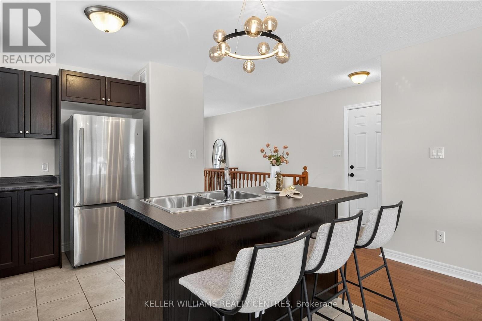 186 Bowen Drive, Peterborough, Ontario  K9H 0B9 - Photo 7 - X12782444