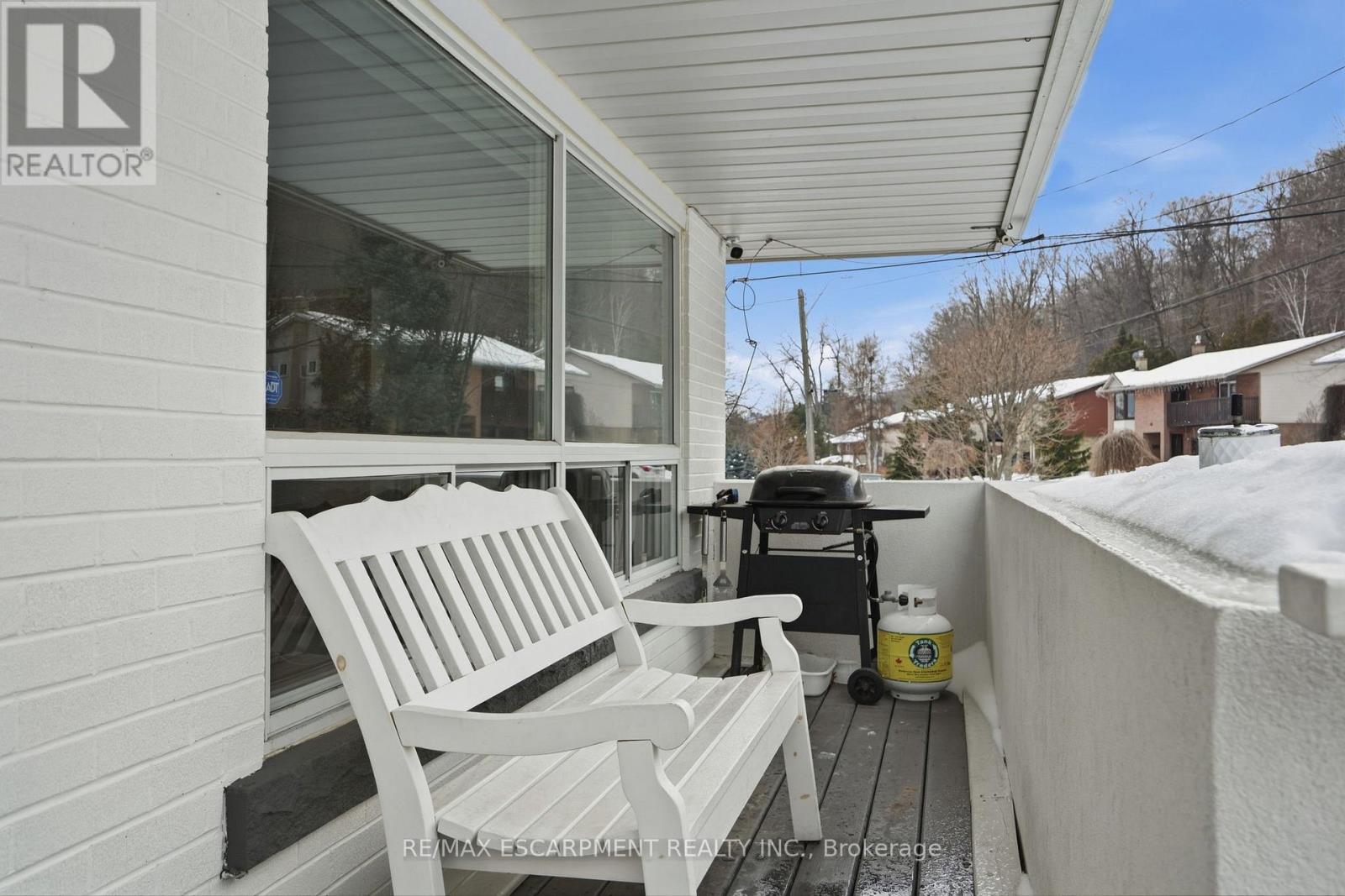 Upper - 79 Kimberly Drive, Hamilton, Ontario  L8K 4K7 - Photo 5 - X12782516