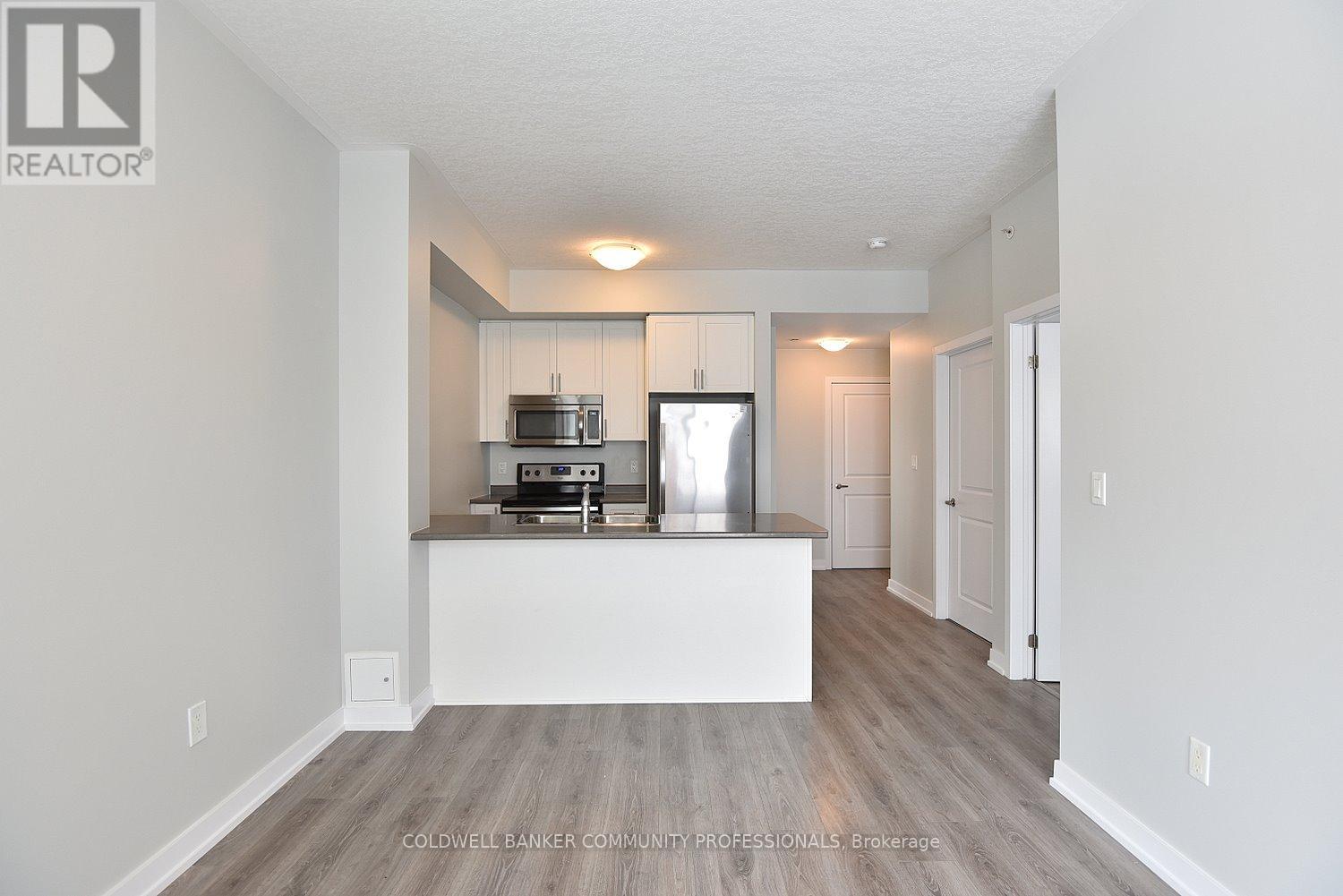 108 - 35 Southshore Crescent, Hamilton (Lakeshore), Ontario  L8E 0J2 - Photo 13 - X12782526