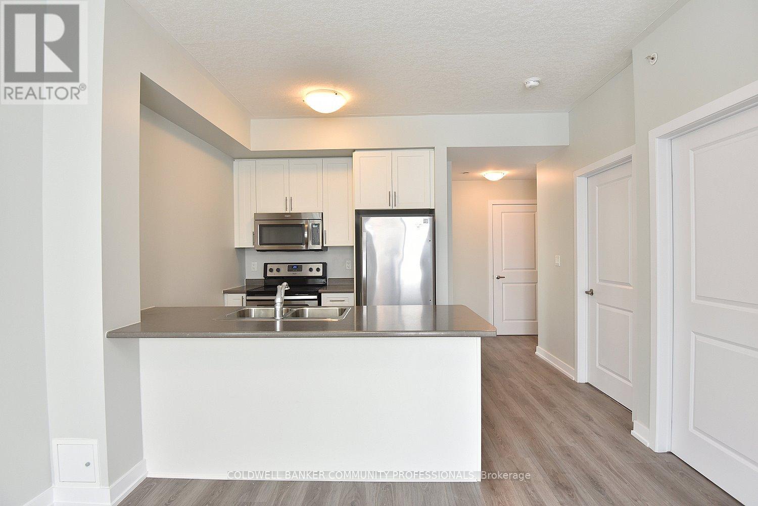 108 - 35 Southshore Crescent, Hamilton (Lakeshore), Ontario  L8E 0J2 - Photo 16 - X12782526