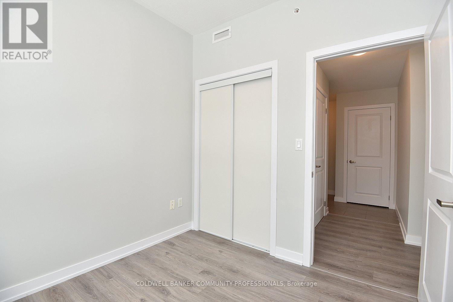 108 - 35 Southshore Crescent, Hamilton (Lakeshore), Ontario  L8E 0J2 - Photo 19 - X12782526