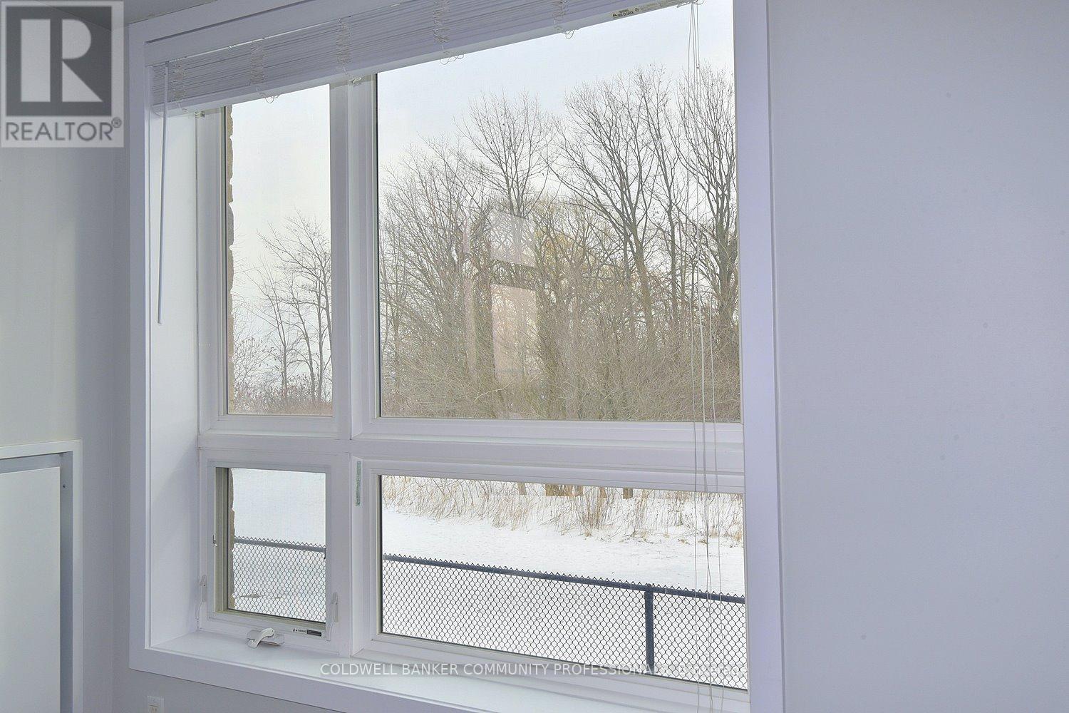 108 - 35 Southshore Crescent, Hamilton (Lakeshore), Ontario  L8E 0J2 - Photo 8 - X12782526