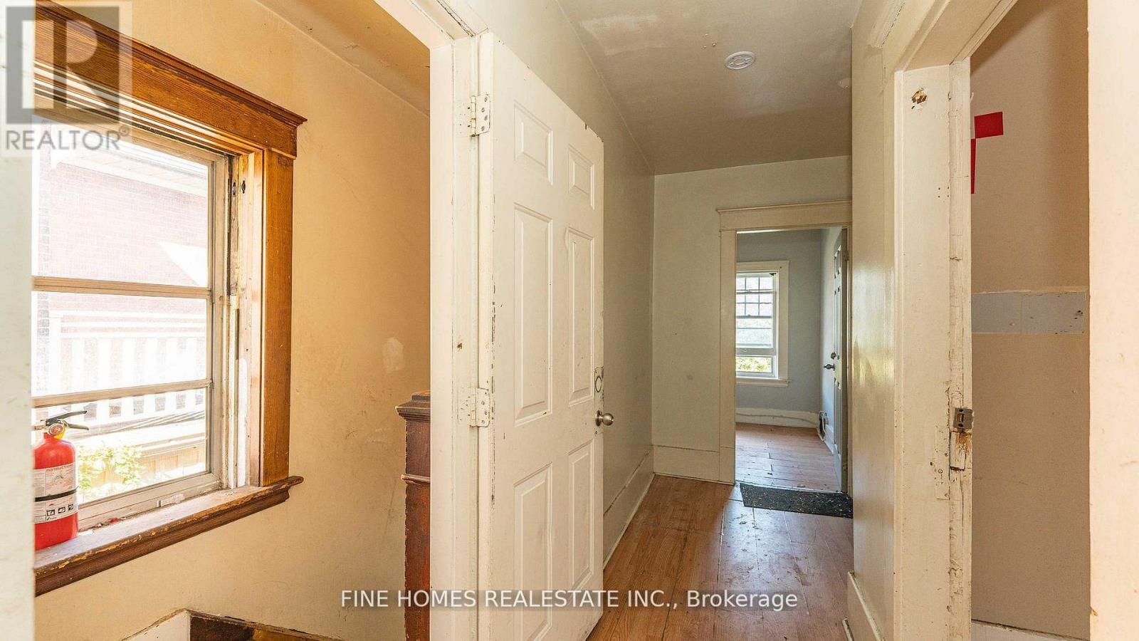 175 Stewart Street, Peterborough, Ontario  K9J 3M4 - Photo 2 - X12782548