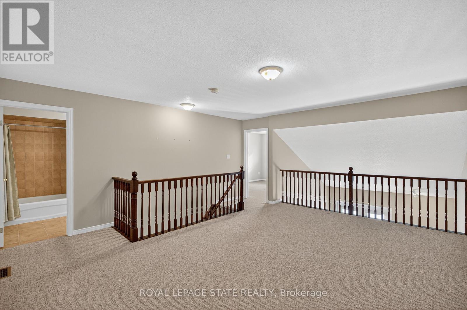 9 Manitoulin Trail, Hamilton, Ontario  L9B 2X8 - Photo 23 - X12782598