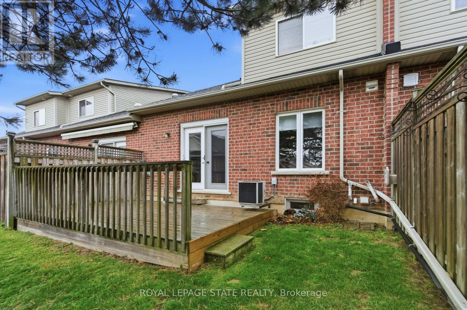 9 Manitoulin Trail, Hamilton, Ontario  L9B 2X8 - Photo 32 - X12782598