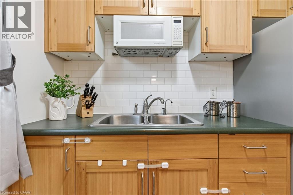 38 Golden Orchard Drive, Hamilton, Ontario  L9C 6J5 - Photo 12 - 40788337