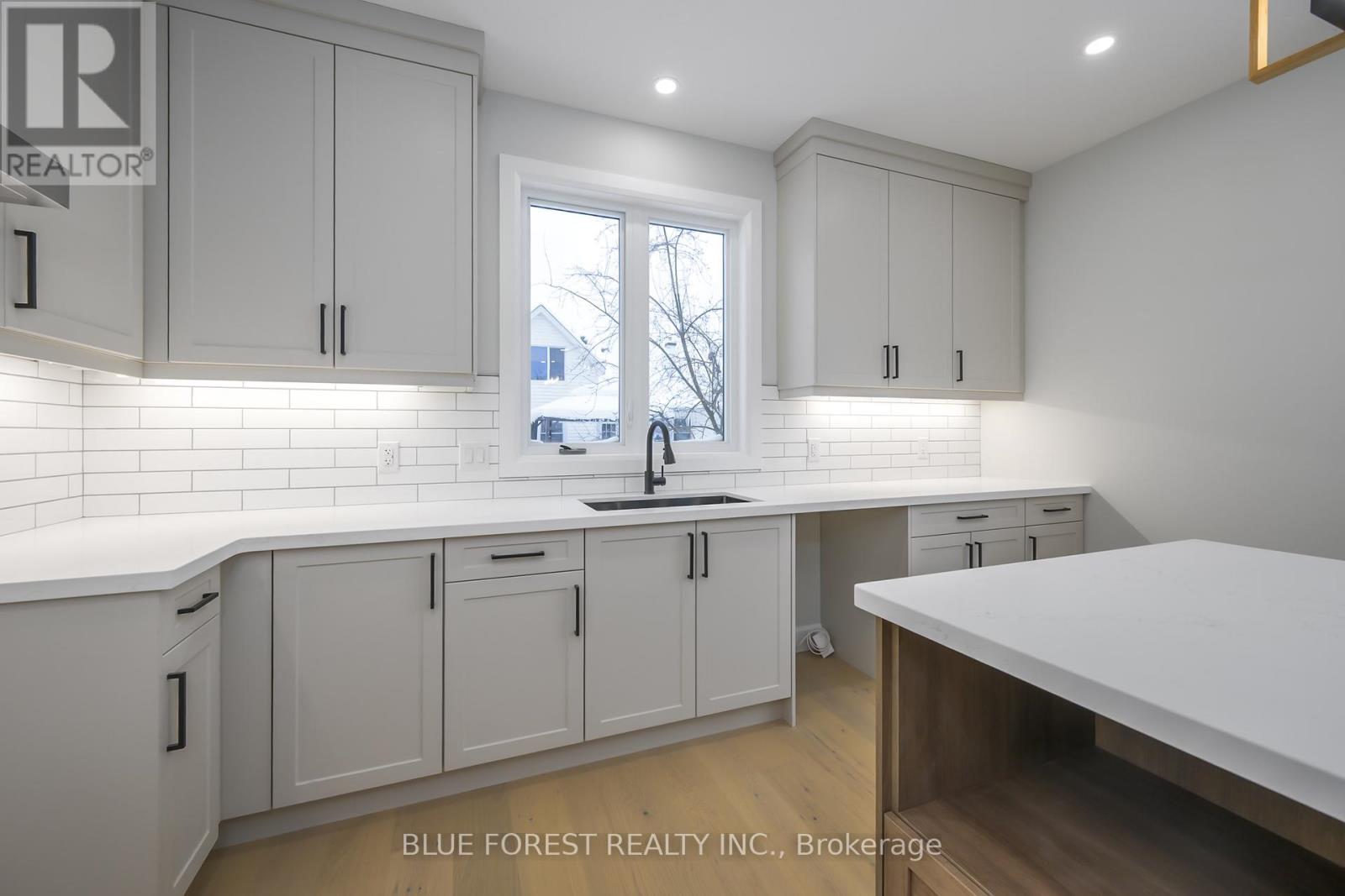 619 Lions Park Drive, Strathroy-Caradoc, Ontario  N0L 1W0 - Photo 10 - X12782726