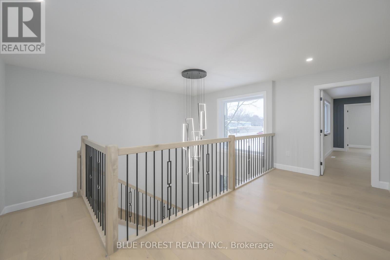 619 Lions Park Drive, Strathroy-Caradoc, Ontario  N0L 1W0 - Photo 14 - X12782726