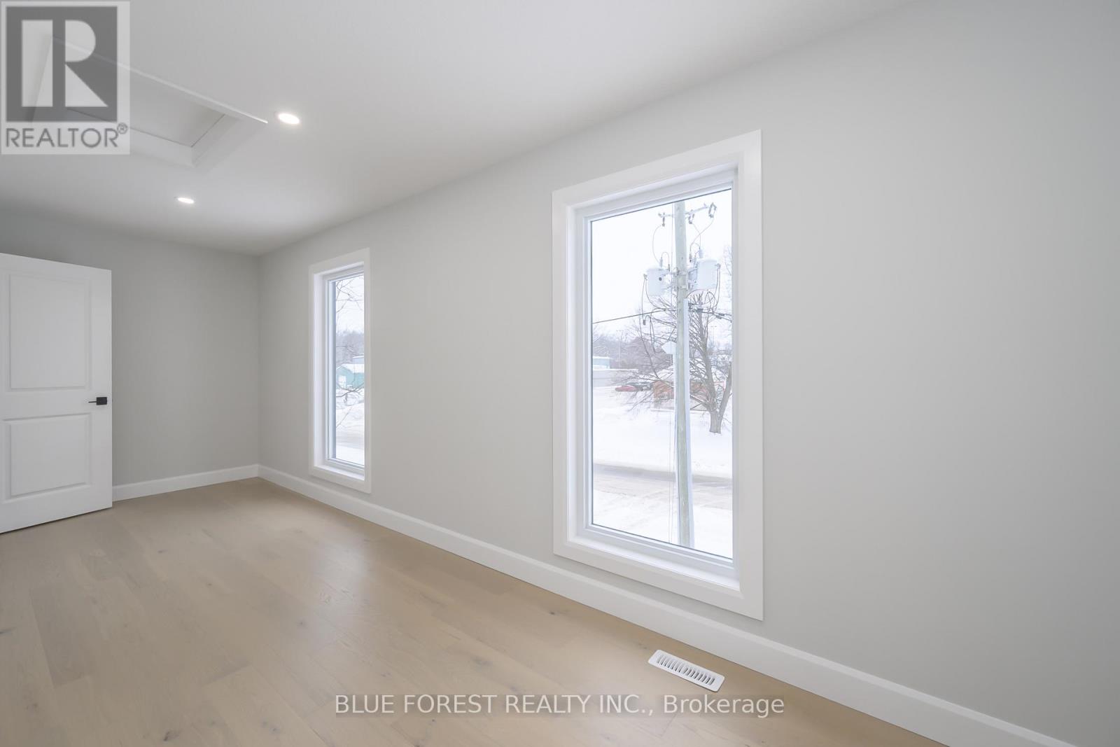 619 Lions Park Drive, Strathroy-Caradoc, Ontario  N0L 1W0 - Photo 18 - X12782726