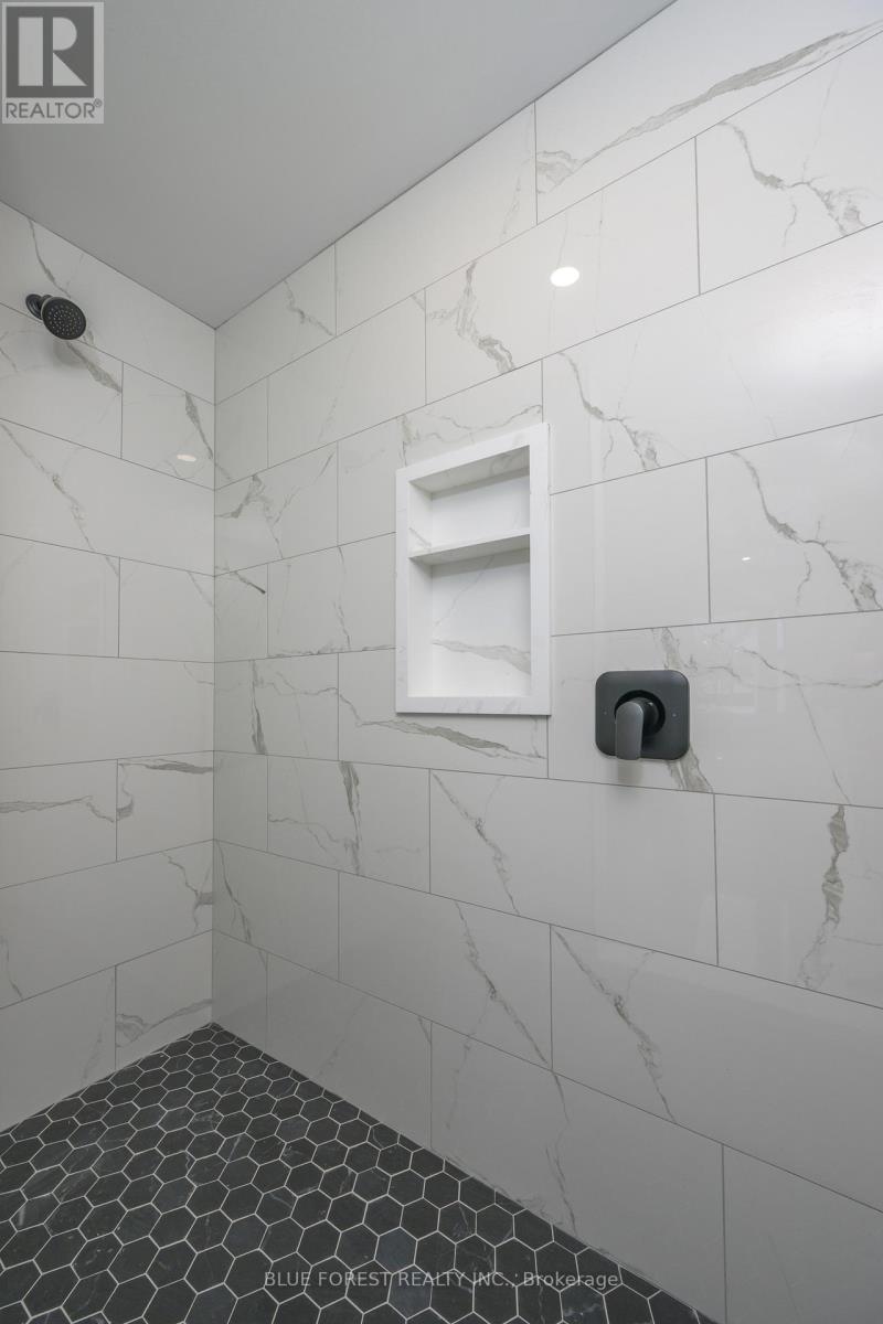 619 Lions Park Drive, Strathroy-Caradoc, Ontario  N0L 1W0 - Photo 21 - X12782726