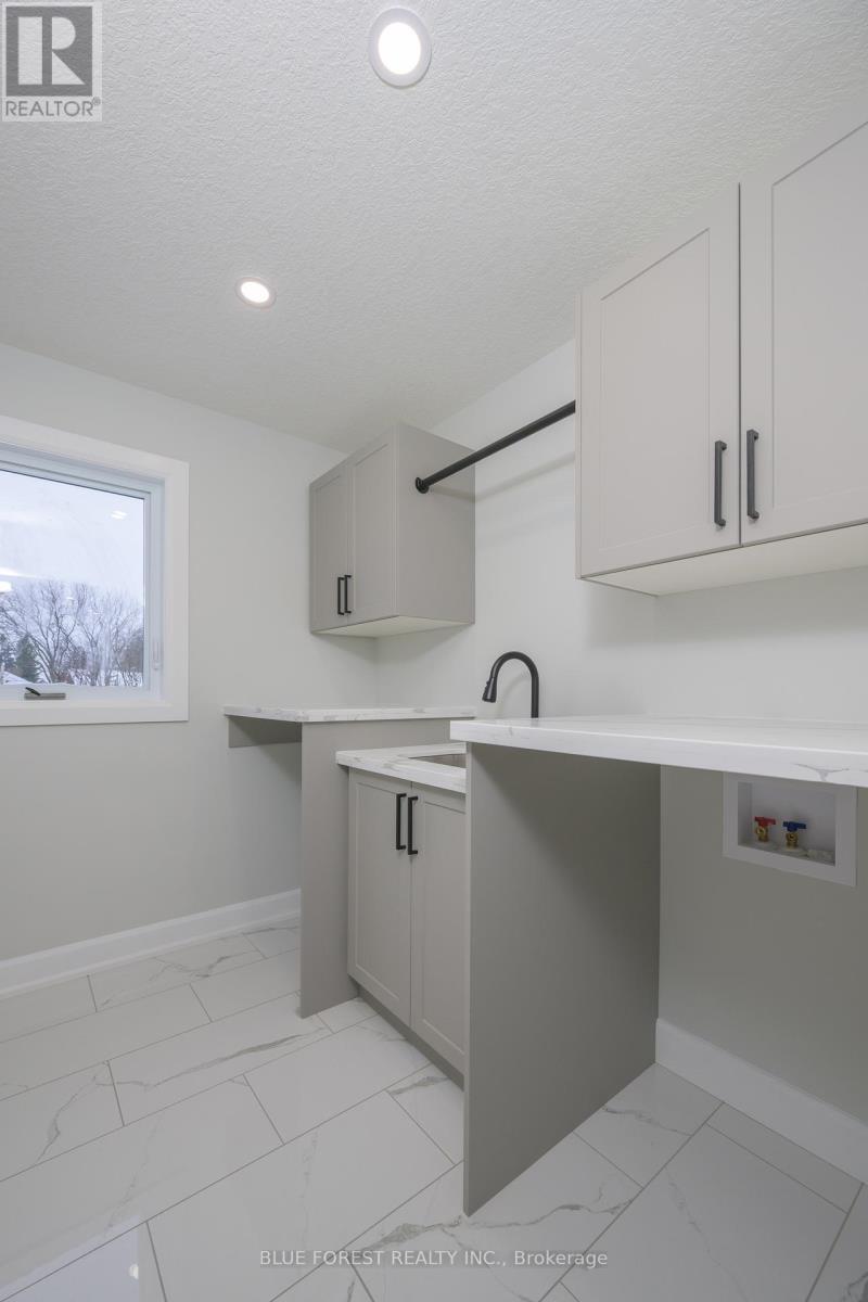 619 Lions Park Drive, Strathroy-Caradoc, Ontario  N0L 1W0 - Photo 26 - X12782726