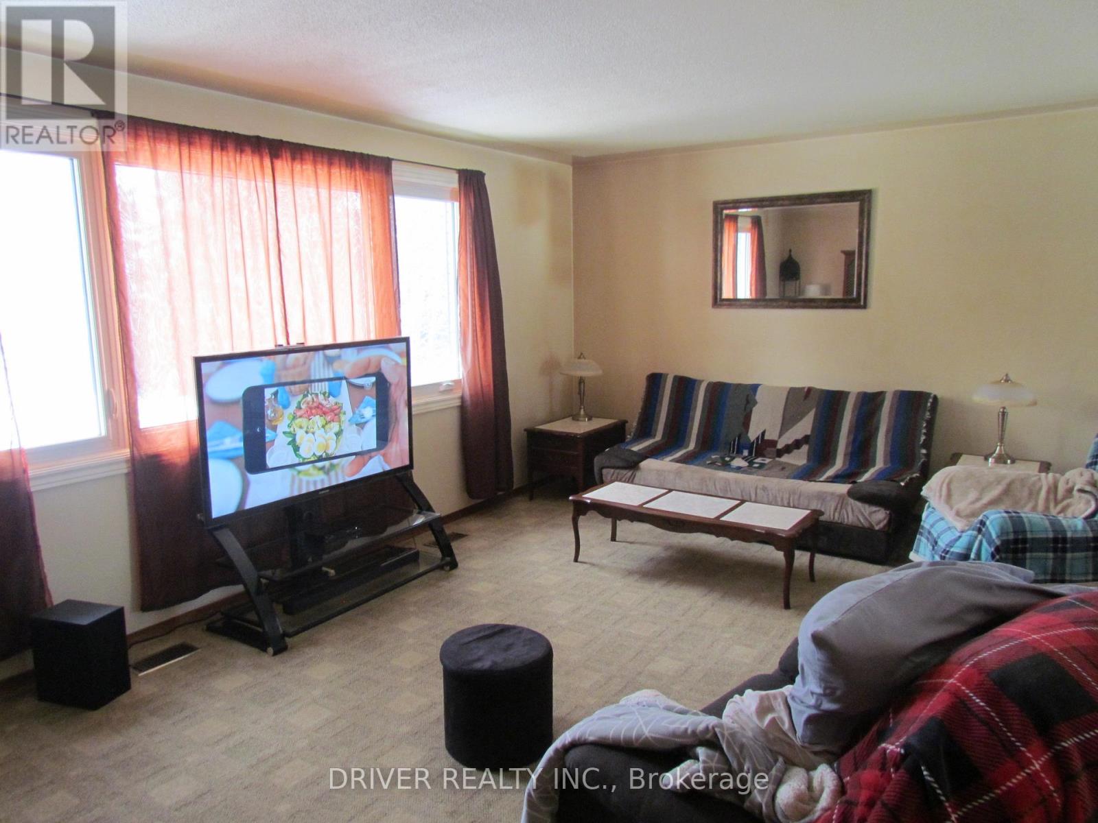 2081 Harrietsville Drive, Thames Centre, Ontario  N0L 1V0 - Photo 11 - X12782812