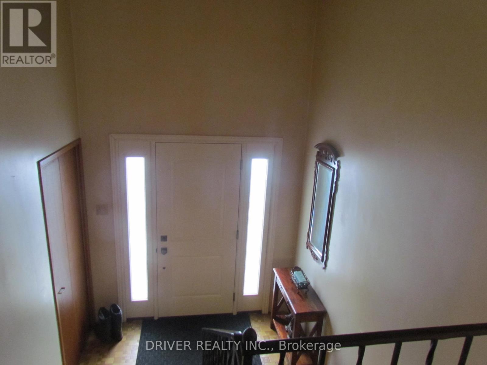 2081 Harrietsville Drive, Thames Centre, Ontario  N0L 1V0 - Photo 8 - X12782812