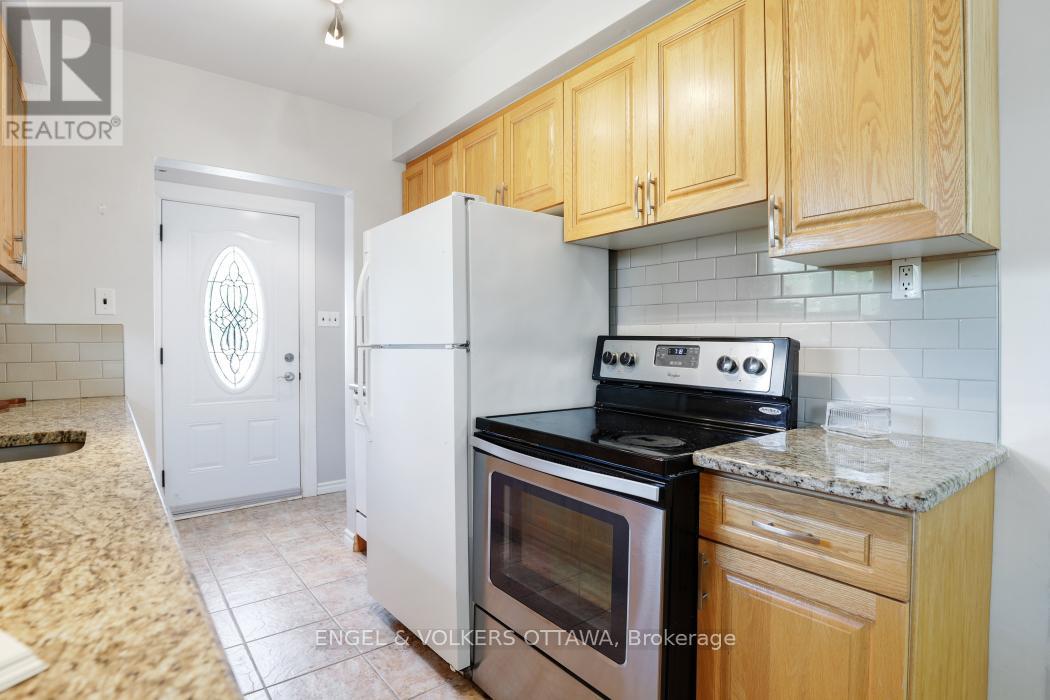 A - 814 Pleasant Park Road, Ottawa, Ontario  K1G 1Y9 - Photo 8 - X12782808