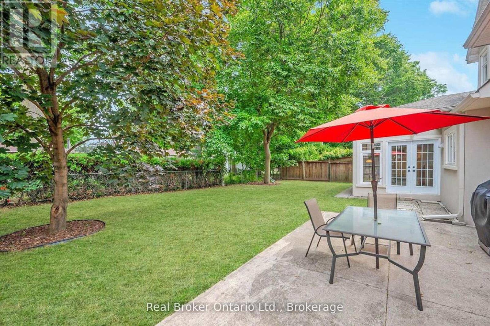 285 Surrey Drive, Oakville, Ontario  L6L 3T6 - Photo 43 - W12782844