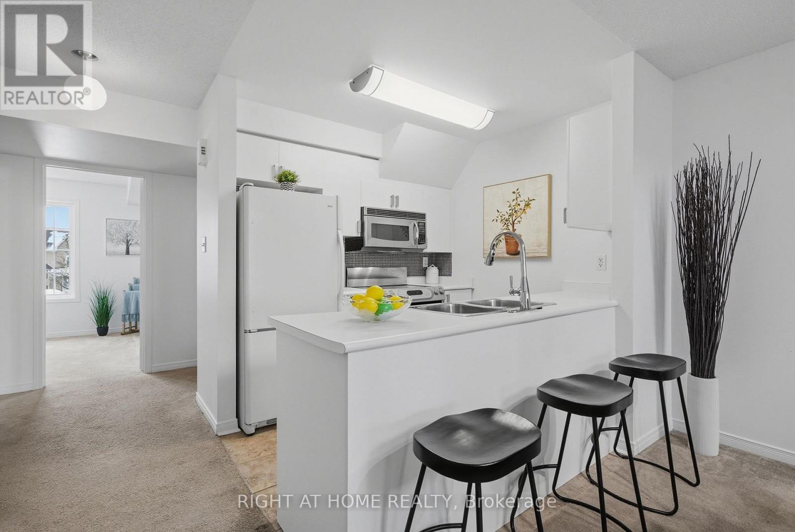 3 - 10 Petra Way, Whitby, Ontario  L1R 0A6 - Photo 10 - E12774354