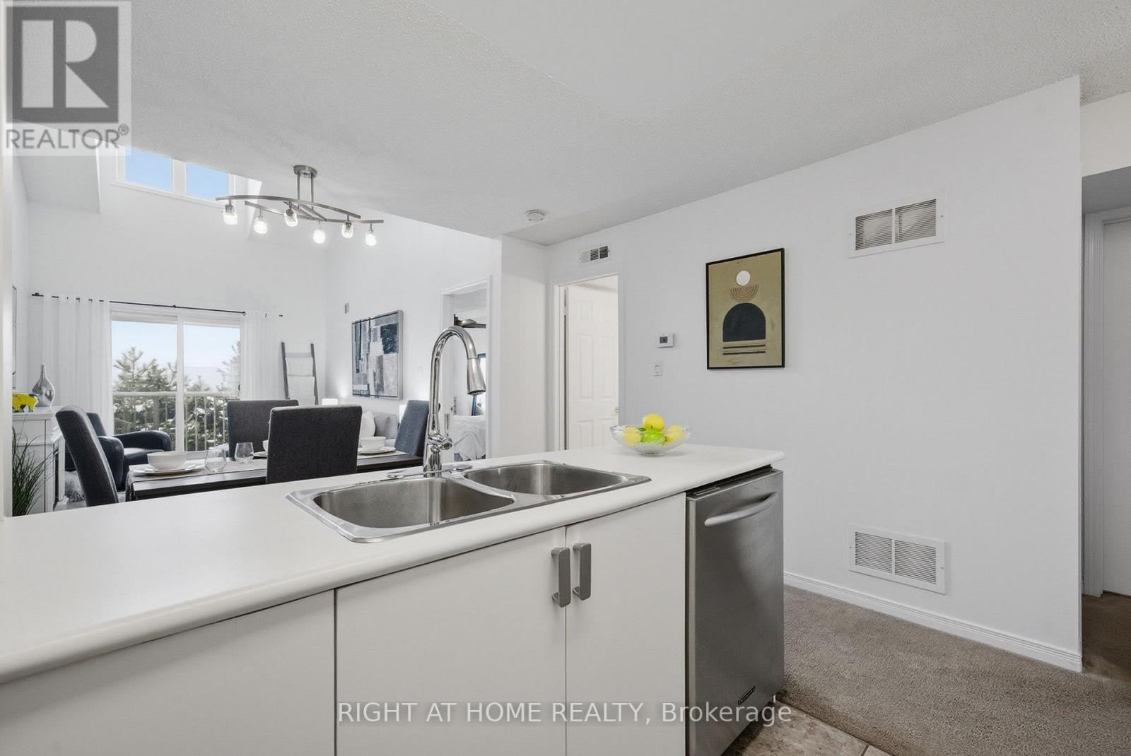 3 - 10 Petra Way, Whitby, Ontario  L1R 0A6 - Photo 12 - E12774354