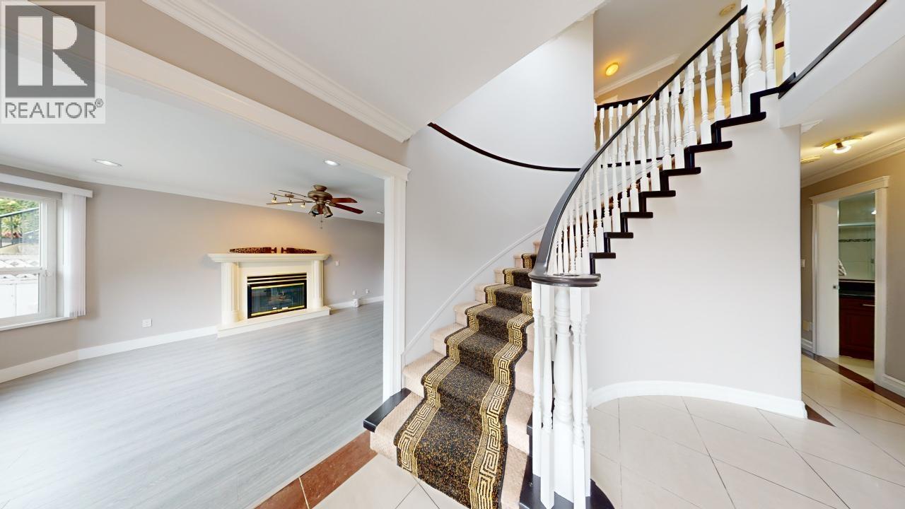 7563 Cariboo Road, Burnaby, British Columbia  V3N 4X2 - Photo 2 - R3089323