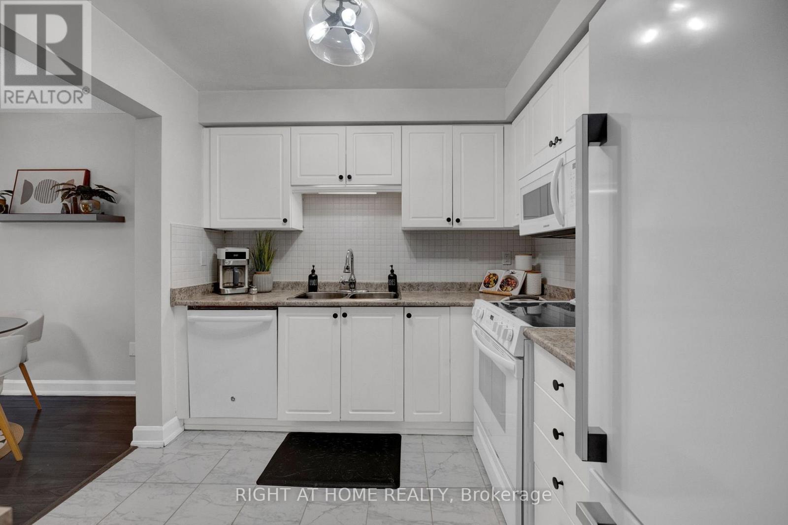 83 Somerscales Drive, Clarington, Ontario  L1C 5B7 - Photo 6 - E12782710