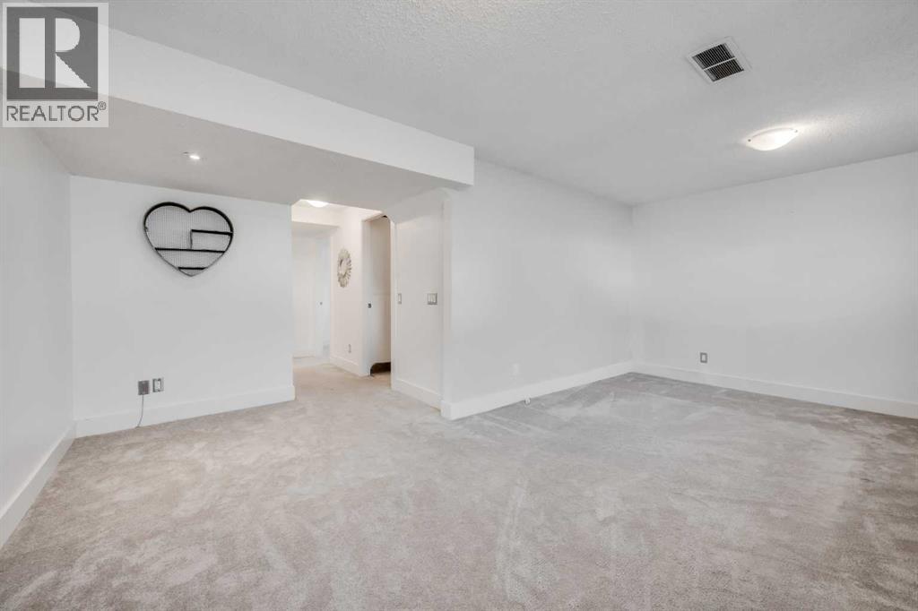 1, 73 Glenbrook Crescent, Cochrane, Alberta  T4C 1G1 - Photo 19 - A2284168