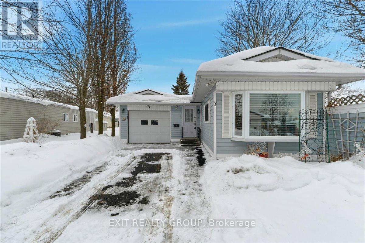 7 Arbour Lane, Quinte West (Sidney Ward), Ontario  K8N 4Z3 - Photo 2 - X12782776
