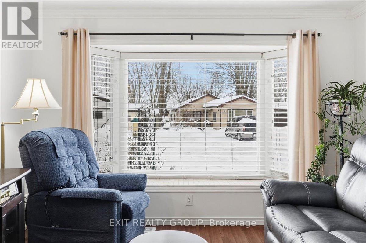 7 Arbour Lane, Quinte West (Sidney Ward), Ontario  K8N 4Z3 - Photo 4 - X12782776