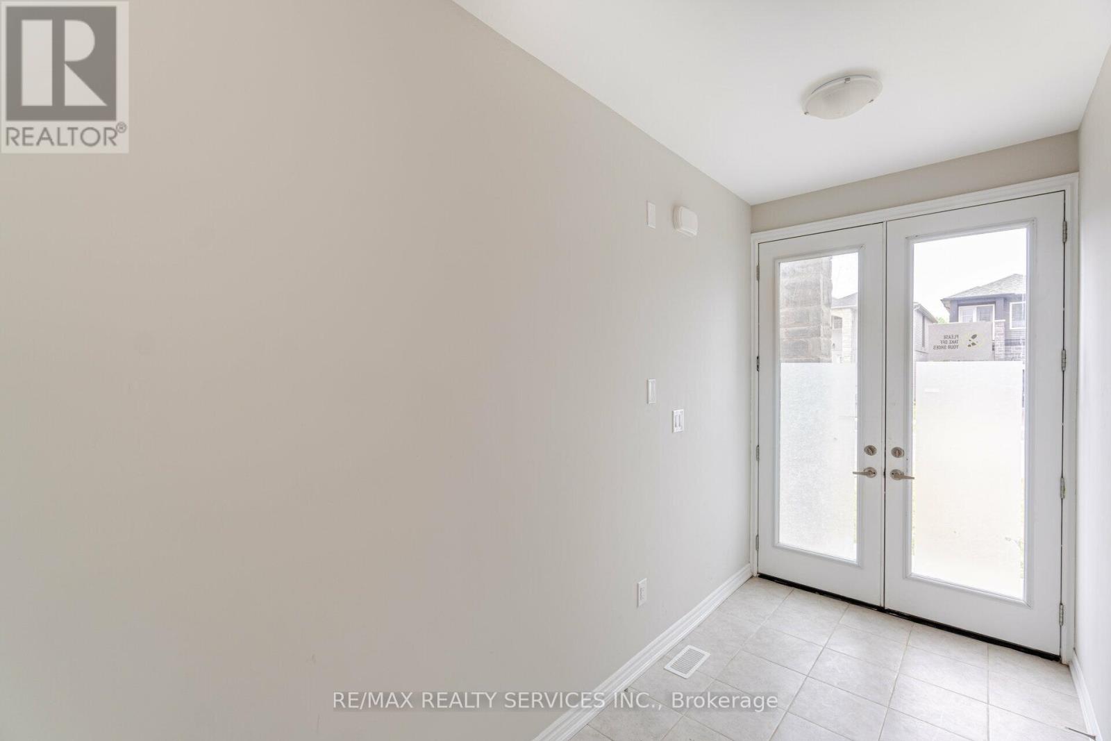 249 Louise Street, Welland, Ontario  L3B 0H8 - Photo 2 - X12781348