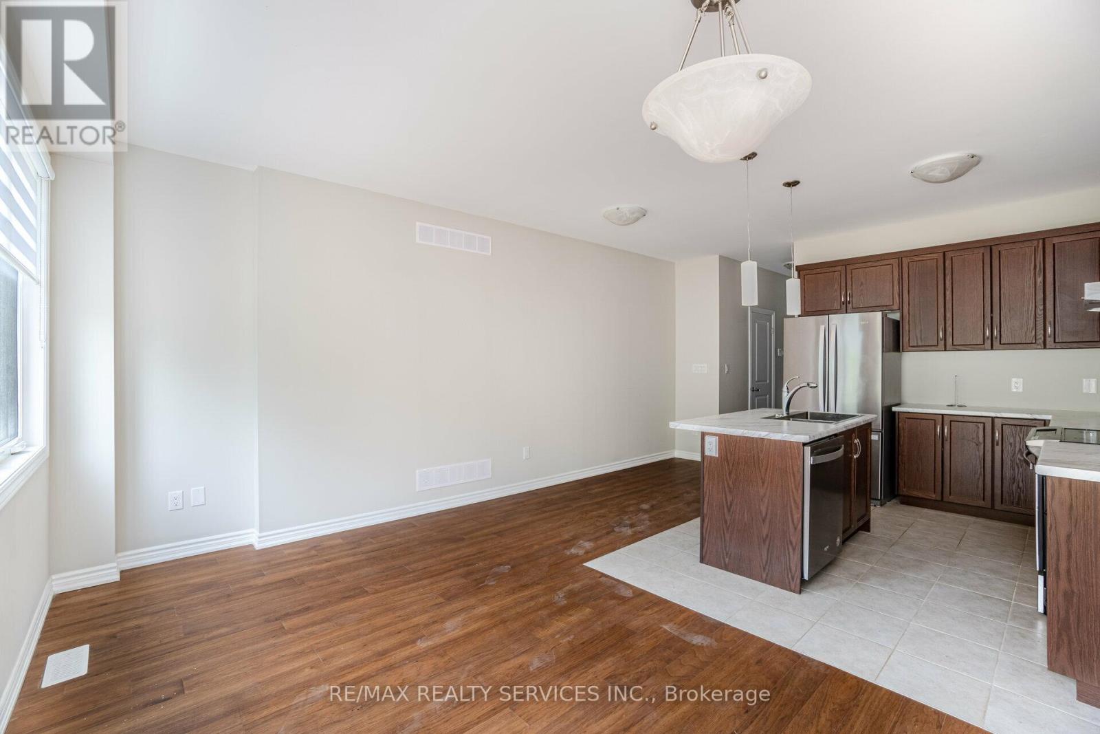 249 Louise Street, Welland, Ontario  L3B 0H8 - Photo 9 - X12781348