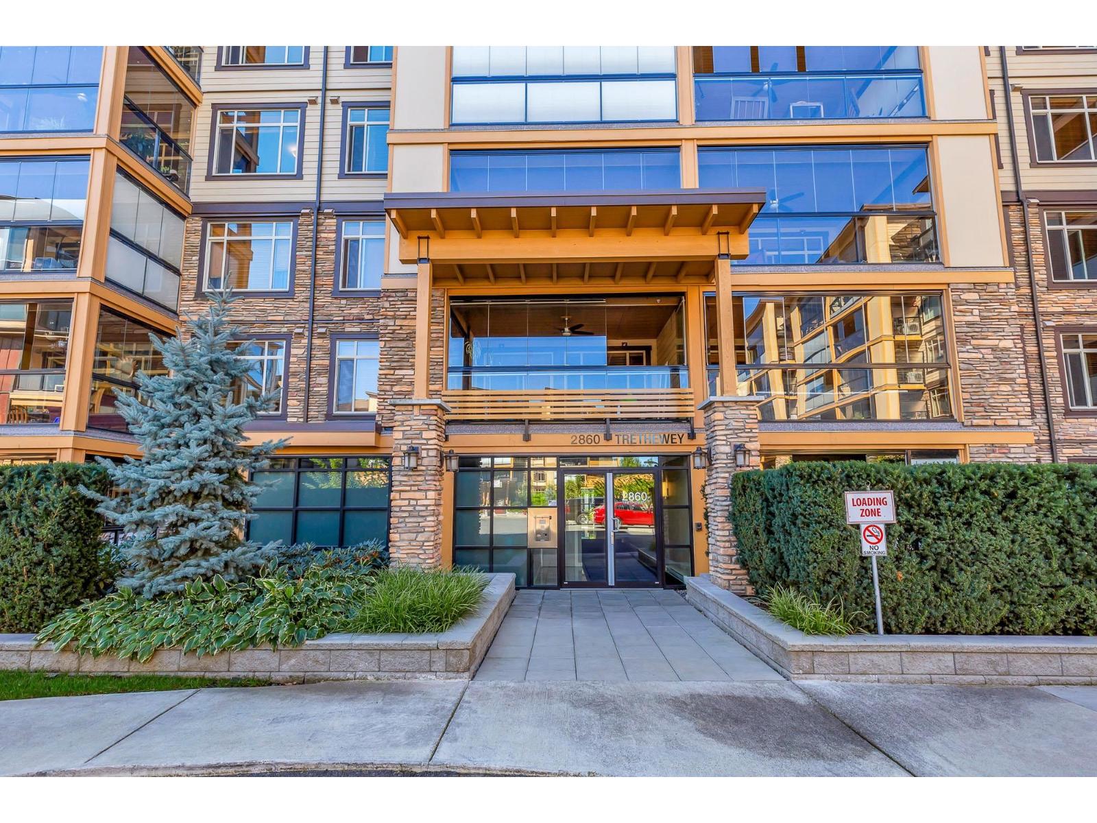 409 2860 Trethewey Street, Abbotsford, British Columbia  V2T 0G5 - Photo 1 - R3088934