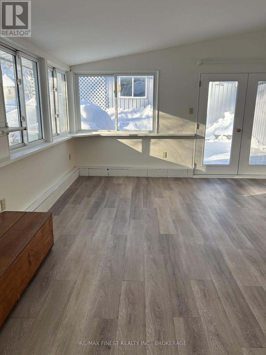 8 Catherine Street, Prince Edward County, Ontario  K0K 2T0 - Photo 30 - X12672838