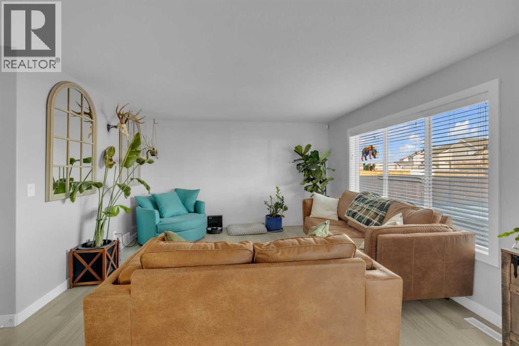 204 Augustus Way, Penhold, Alberta  T0M 1R0 - Photo 11 - A2284054