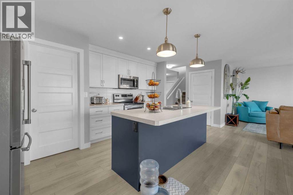 204 Augustus Way, Penhold, Alberta  T0M 1R0 - Photo 7 - A2284054