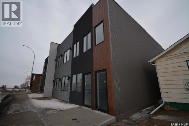 1143 Winnipeg Street, Regina, Saskatchewan  S4R 1J5 - Photo 1 - SK028416