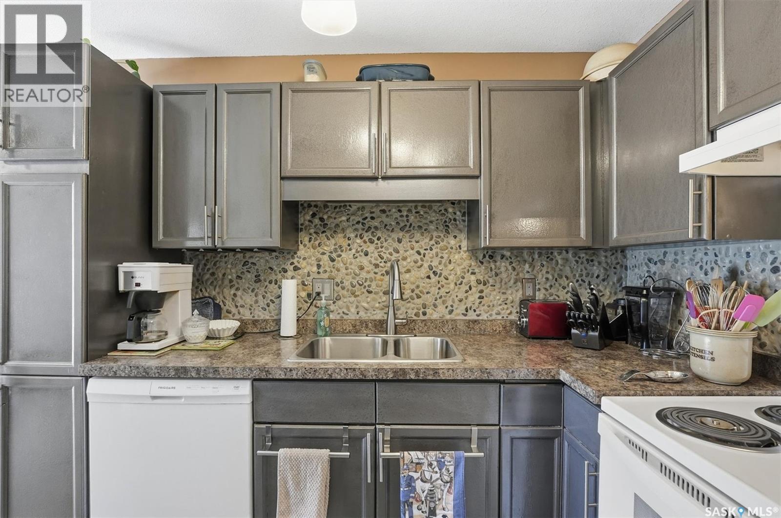 14 215 Pinehouse Drive, Saskatoon, Saskatchewan  S7K 6N9 - Photo 9 - SK028412