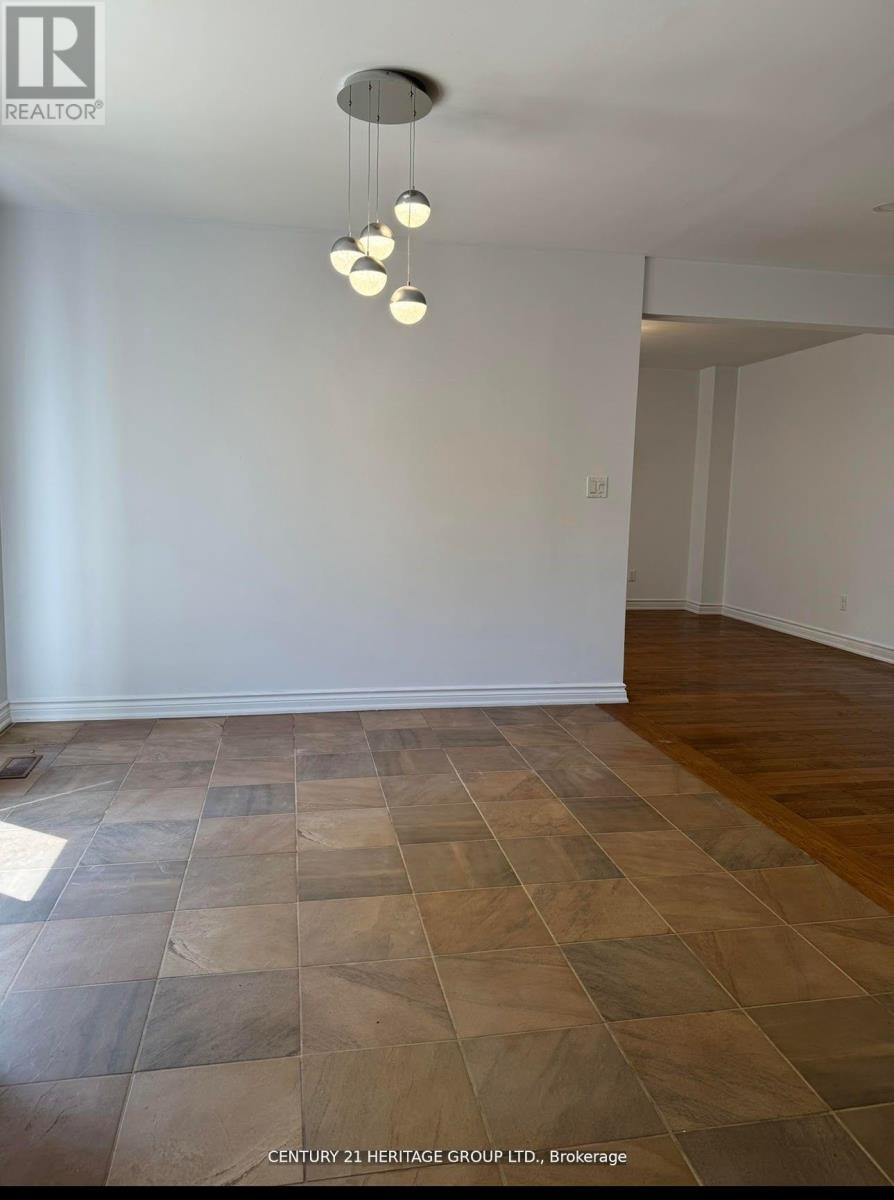 Main - 27 Hammond Drive, Aurora, Ontario  L4G 2T8 - Photo 7 - N12782800