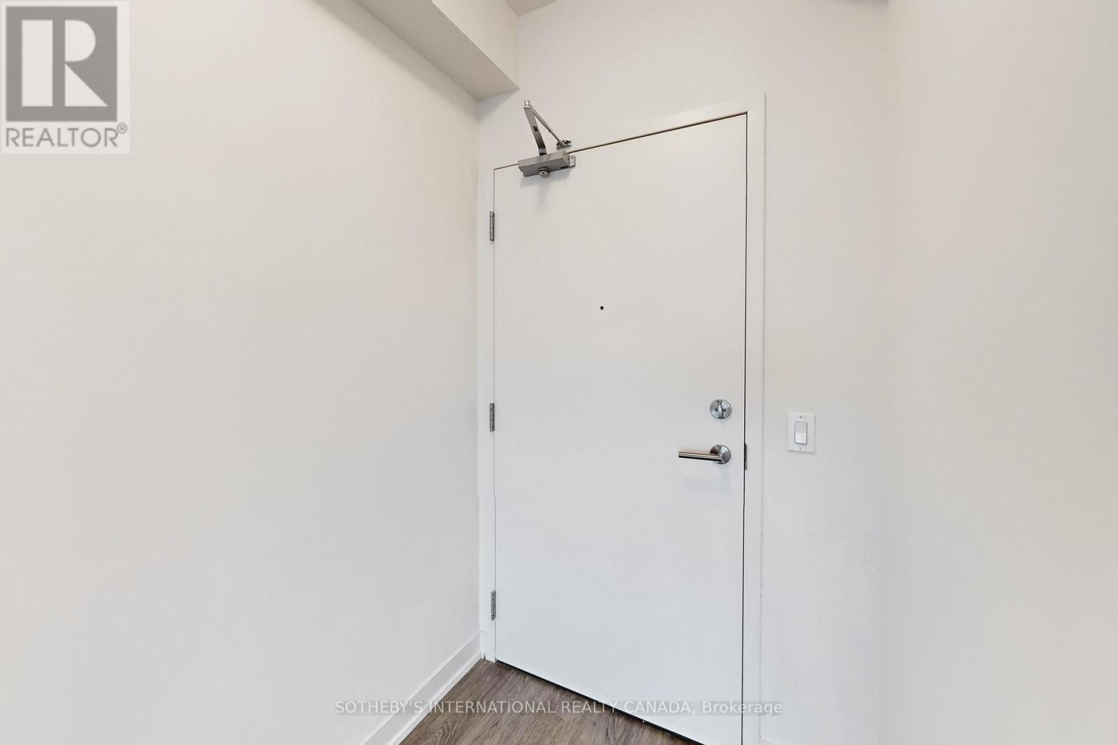 1133 - 2 David Eyer Road, Richmond Hill, Ontario  L4S 0N6 - Photo 2 - N12782836