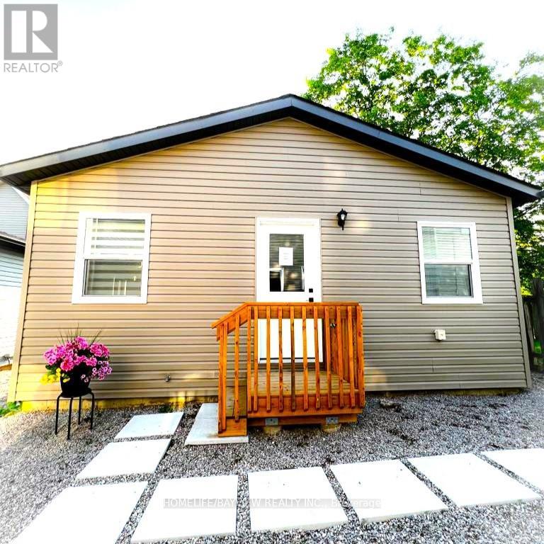 GARDEN SUITE - 162 PENETANGUISHENE ROAD, Barrie, Ontario