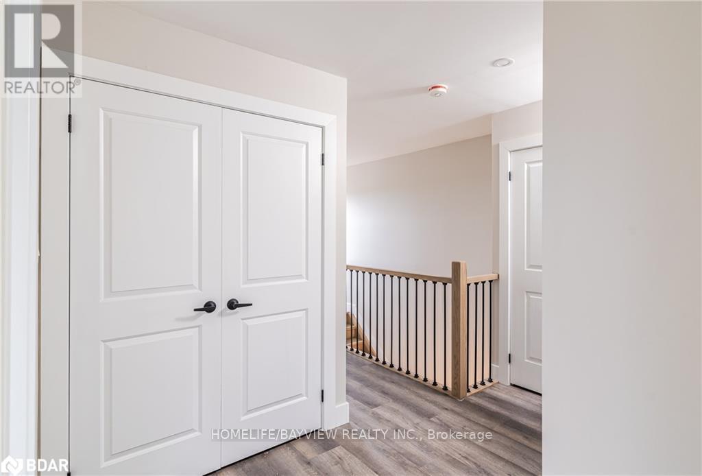 Main & 2nd - 164 Penetanguishene Road, Barrie (Grove East), Ontario  L4M 7C3 - Photo 8 - S12782758