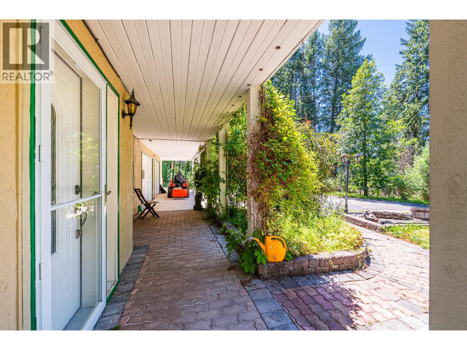 1270 Fox Tree Road, Lister, British Columbia  V0B 1G2 - Photo 8 - 10375605