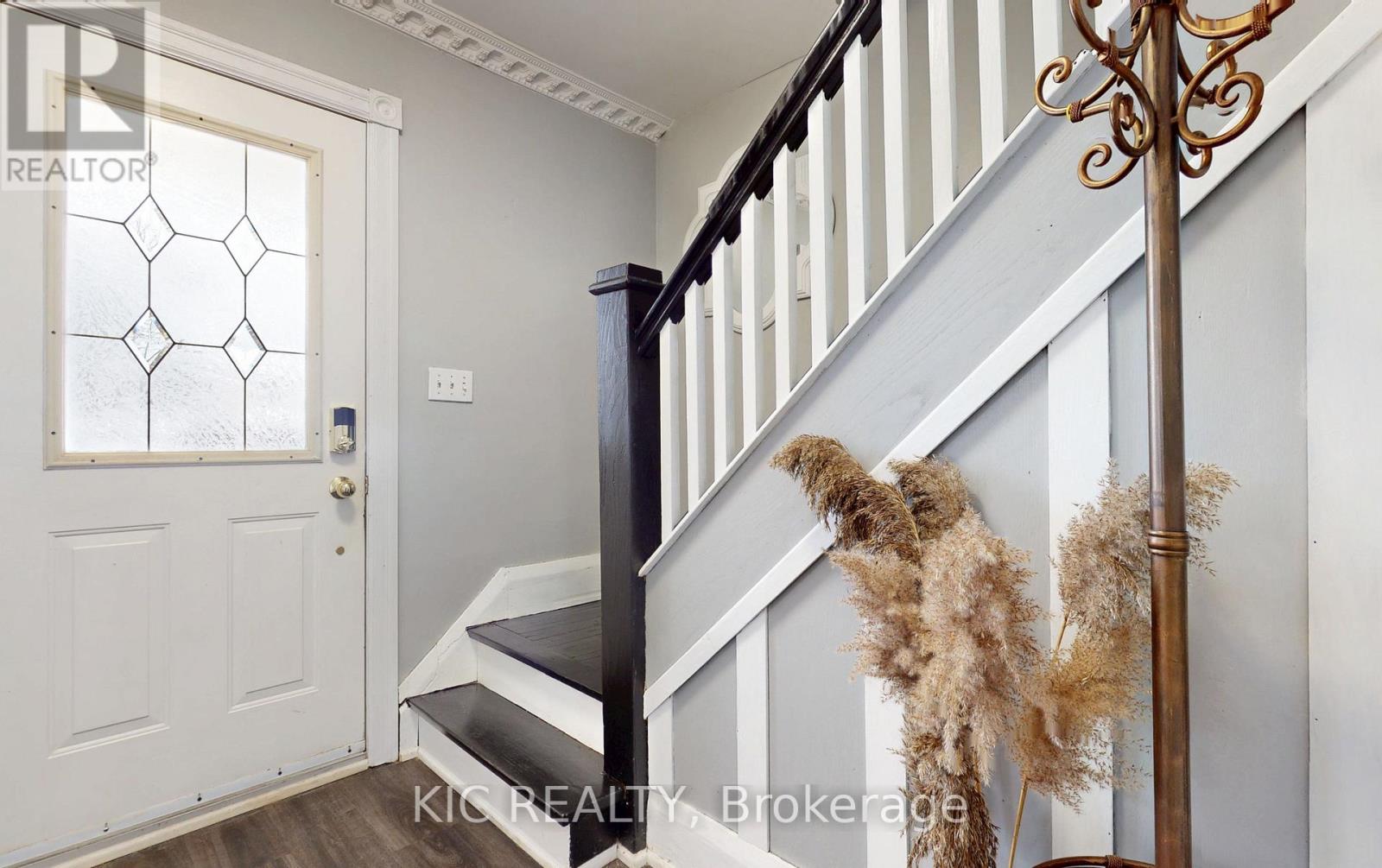 200 Oshawa Boulevard N, Oshawa, Ontario  L1G 5S9 - Photo 3 - E12782932