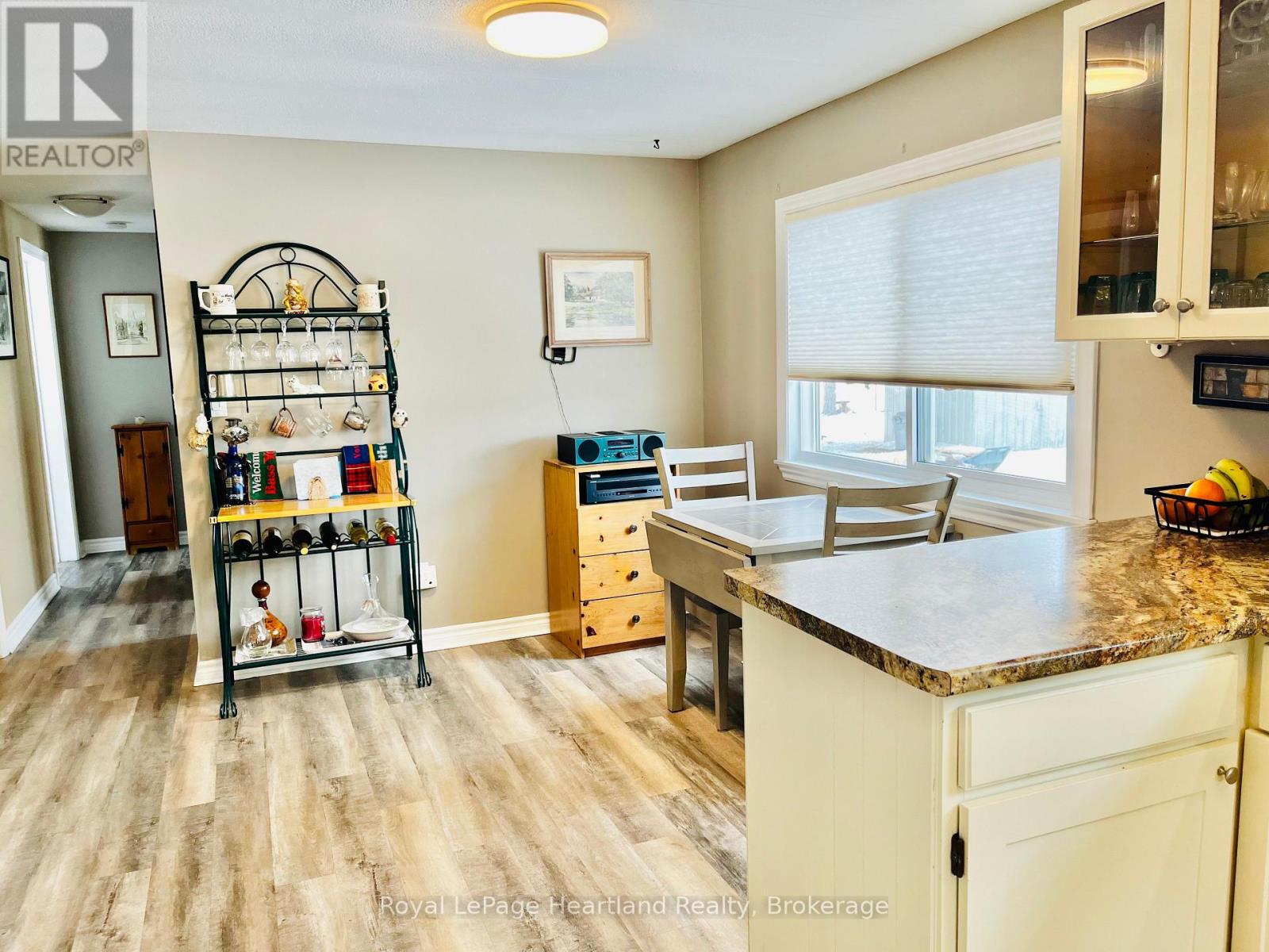 12 Velma Street, Strathroy-Caradoc, Ontario  N7G 3L3 - Photo 9 - X12783092