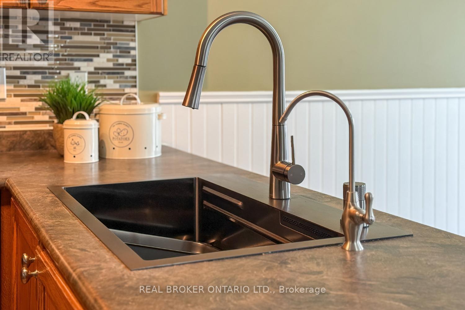 5 - 253 Sprucewood Crescent, Clarington, Ontario  L1C 0G6 - Photo 6 - E12782954