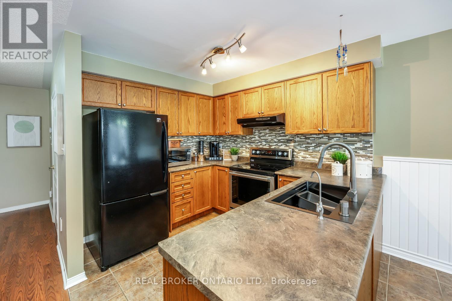 5 - 253 Sprucewood Crescent, Clarington, Ontario  L1C 0G6 - Photo 7 - E12782954