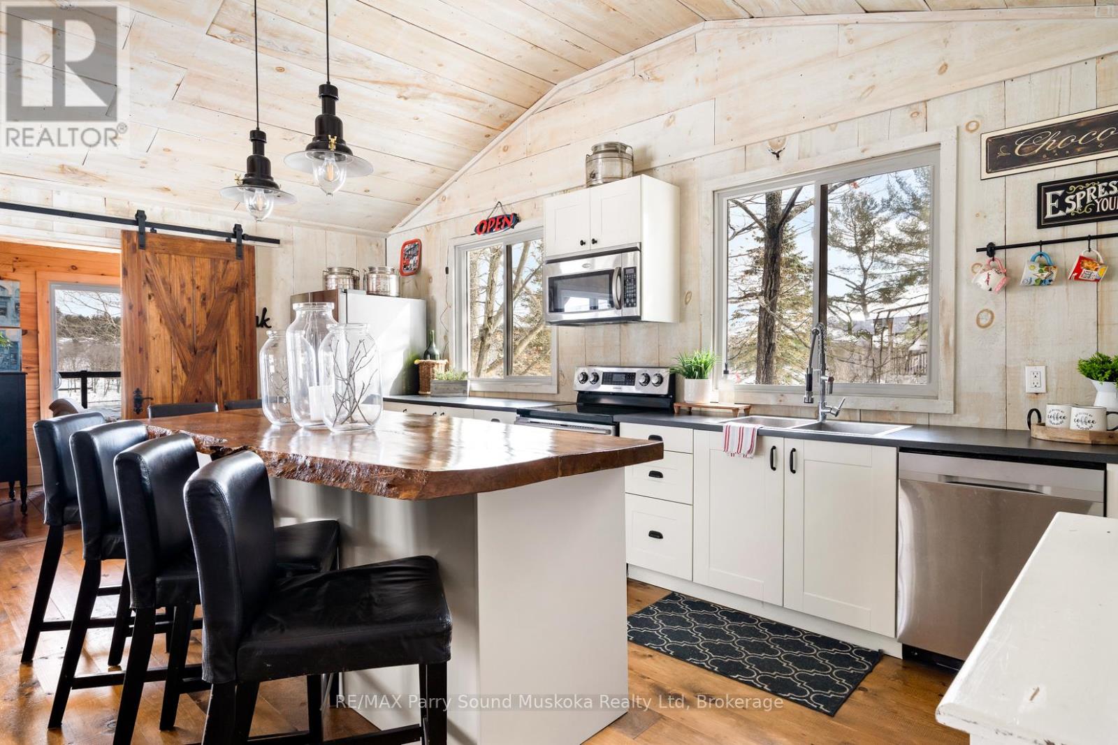 18 Inverlochy Road, Carling, Ontario  P0G 1G0 - Photo 11 - X12783156