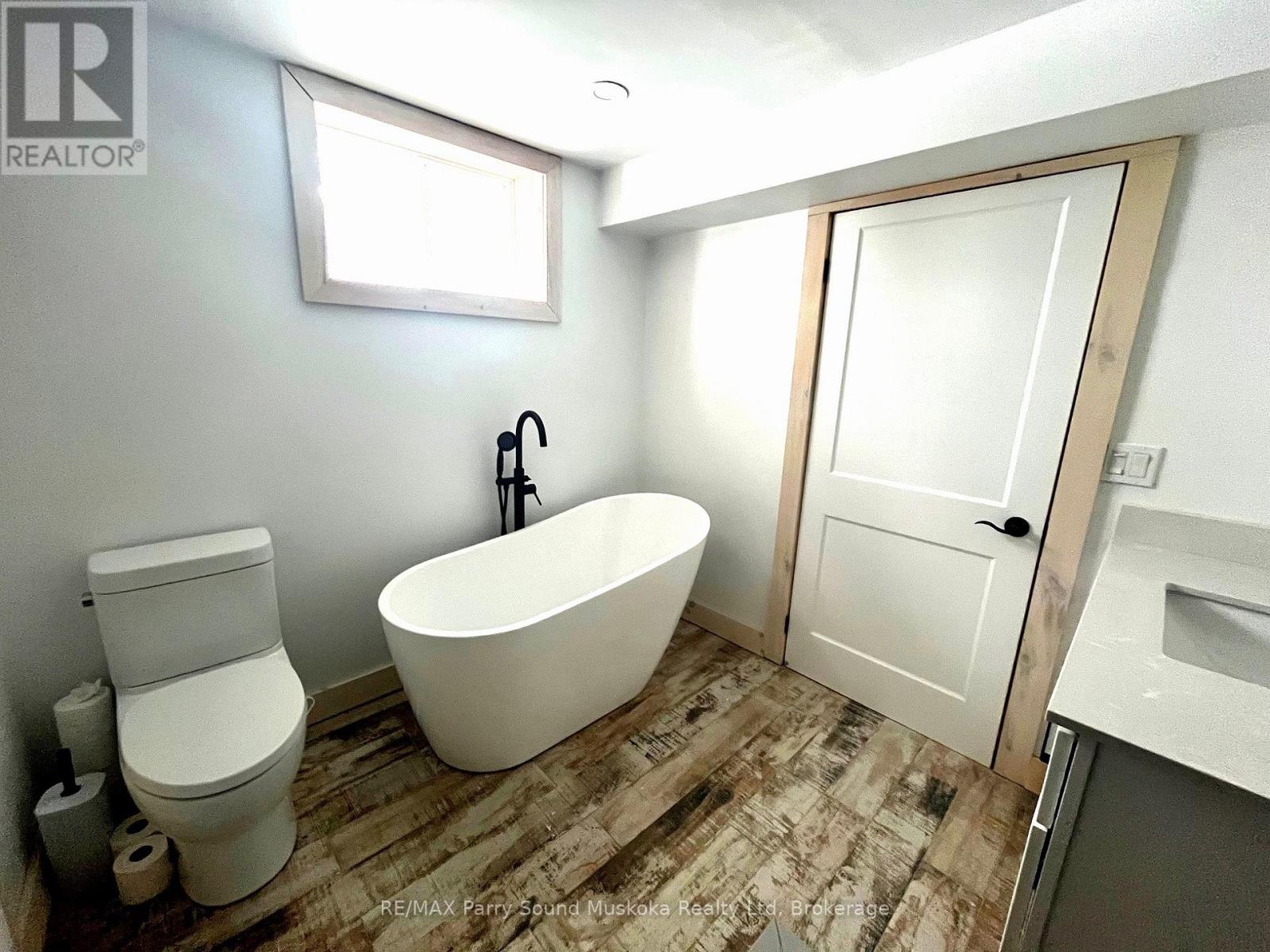 18 Inverlochy Road, Carling, Ontario  P0G 1G0 - Photo 28 - X12783156